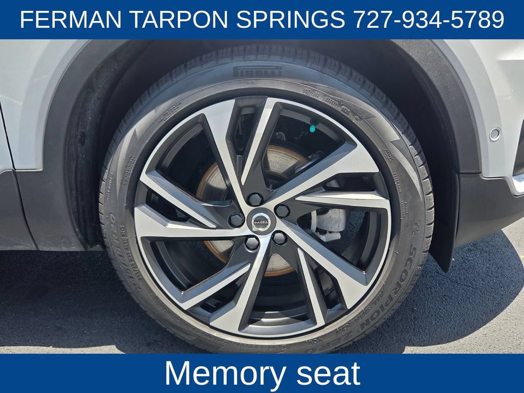Used 2021 Volvo XC40 T5 R-Design w/ Advanced Package AWD/4WD image 12