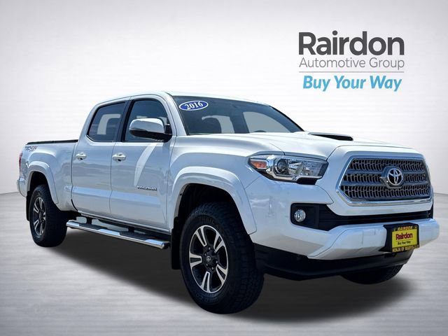 Used 2016 Toyota Tacoma TRD Sport w/ Premium & Technology Package AWD/4WD image 1