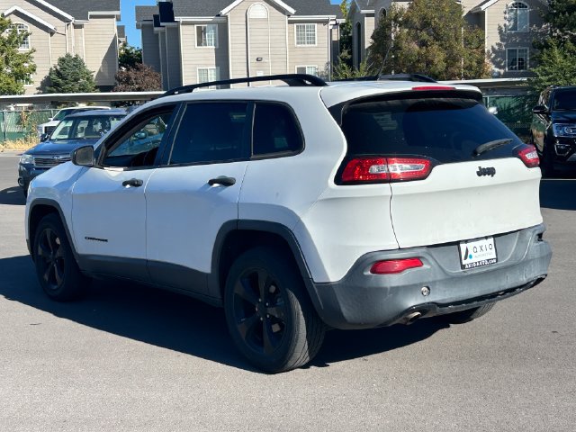 Used 2016 Jeep Cherokee Sport FWD image 5