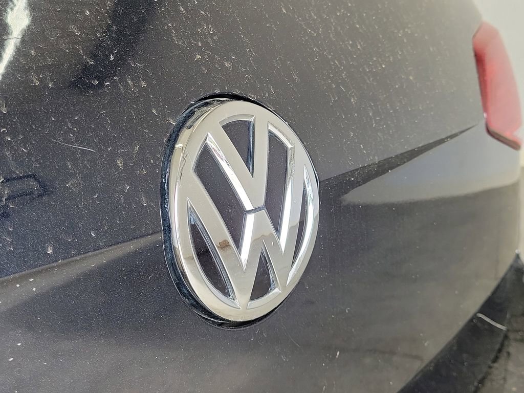 Used 2019 Volkswagen Golf SE image 9