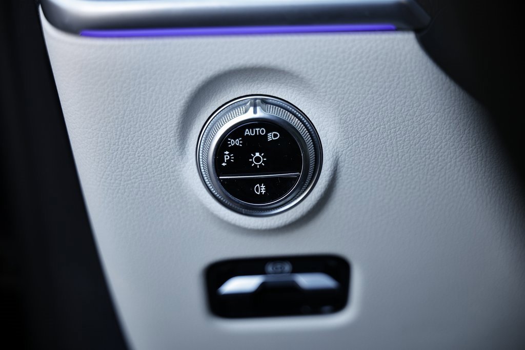 Used 2023 Mercedes-Benz C 300 4MATIC Sedan w/ Exclusive Trim Package image 20