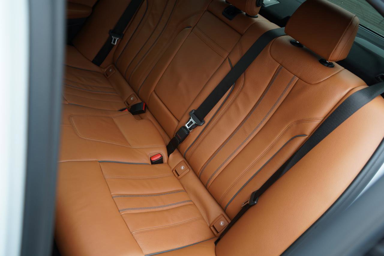 Used 2018 BMW 530e xDrive image 44