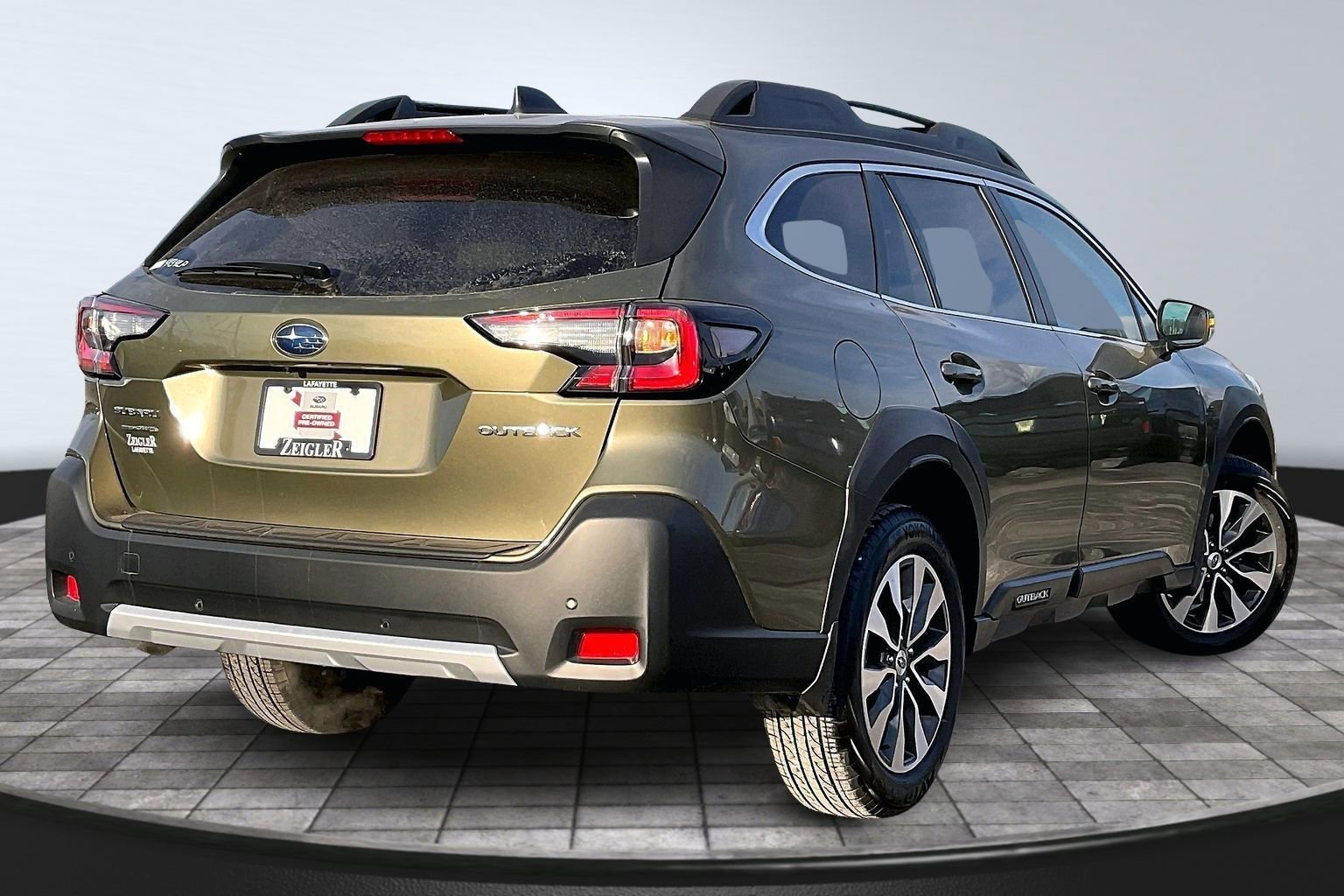Certified 2025 Subaru Outback Limited image 2