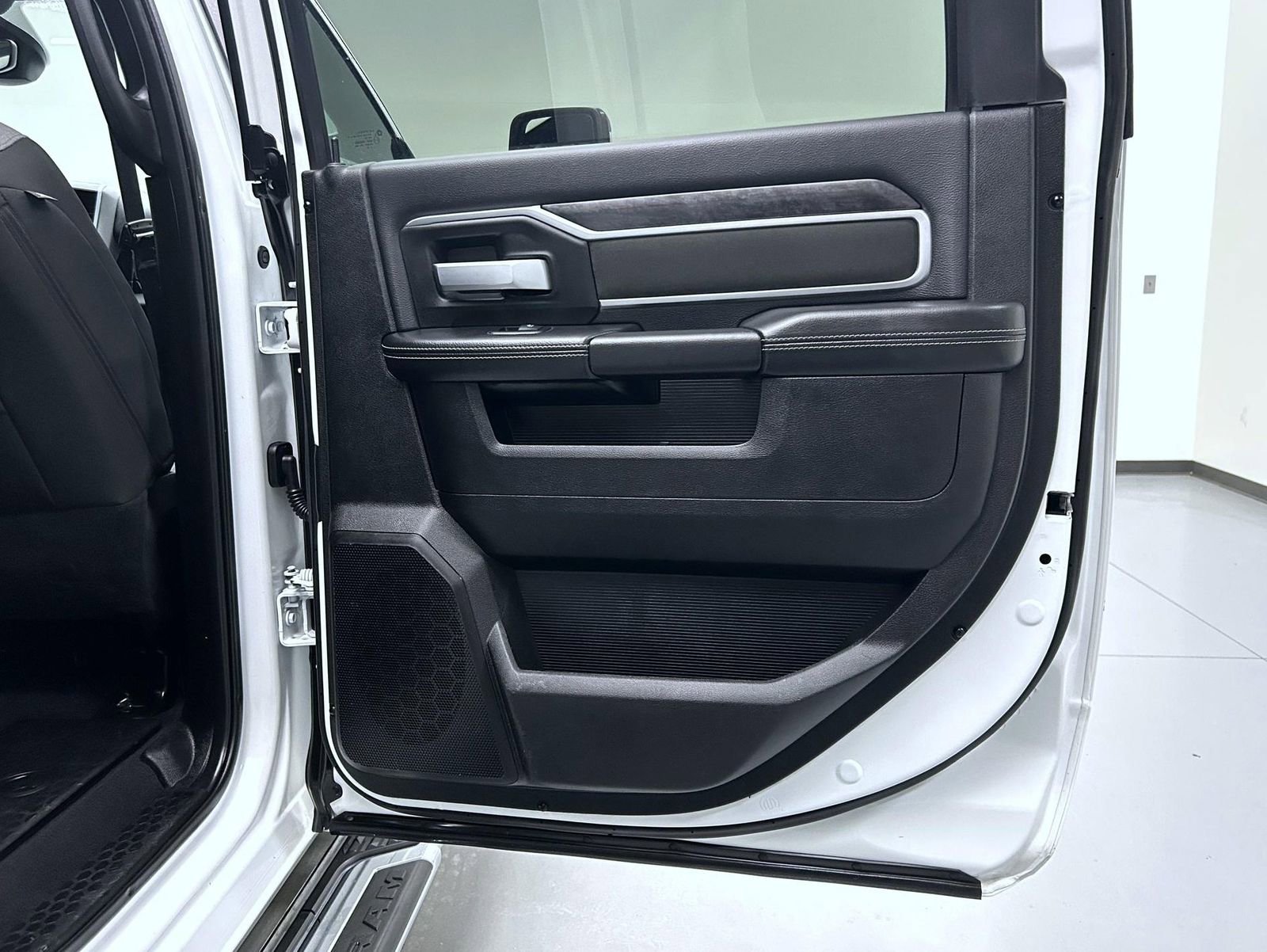Used 2024 RAM 2500 Big Horn image 17