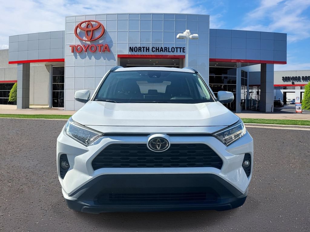 Used 2020 Toyota RAV4 XLE FWD image 3