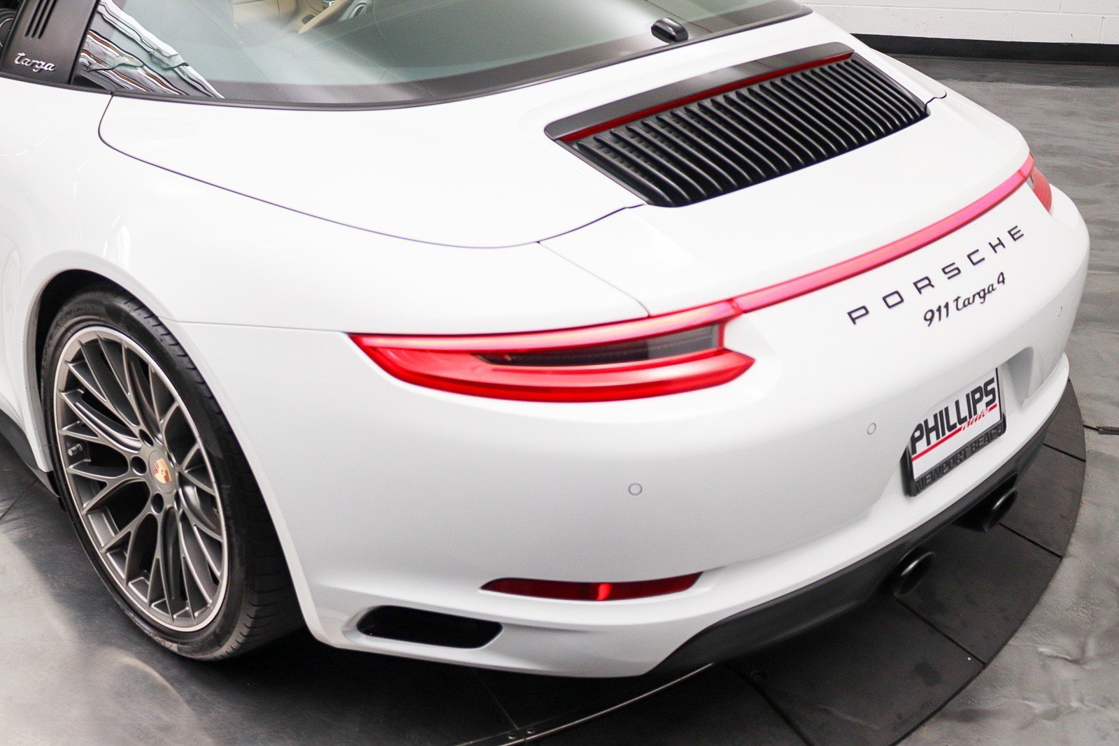 Used 2019 Porsche 911 Targa 4 AWD/4WD image 20