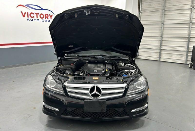 Used 2013 Mercedes-Benz C 250 Sedan image 16