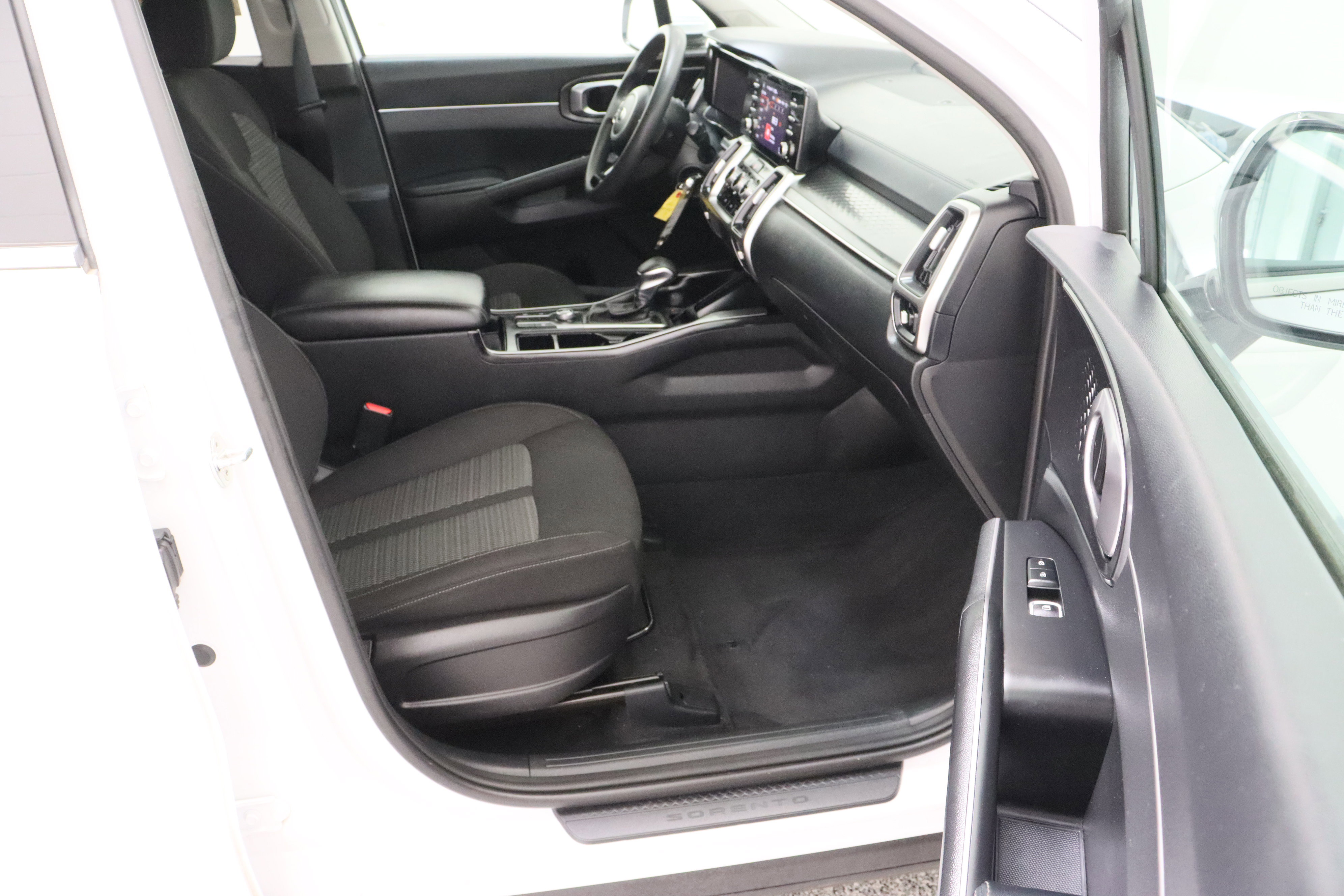 Used 2021 Kia Sorento LX FWD image 35