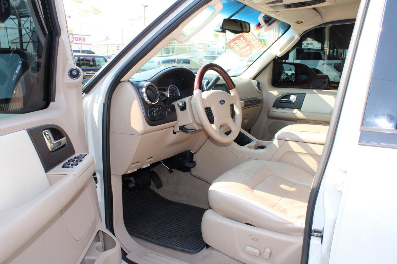 Used 2005 Ford Expedition Limited RWD image 13