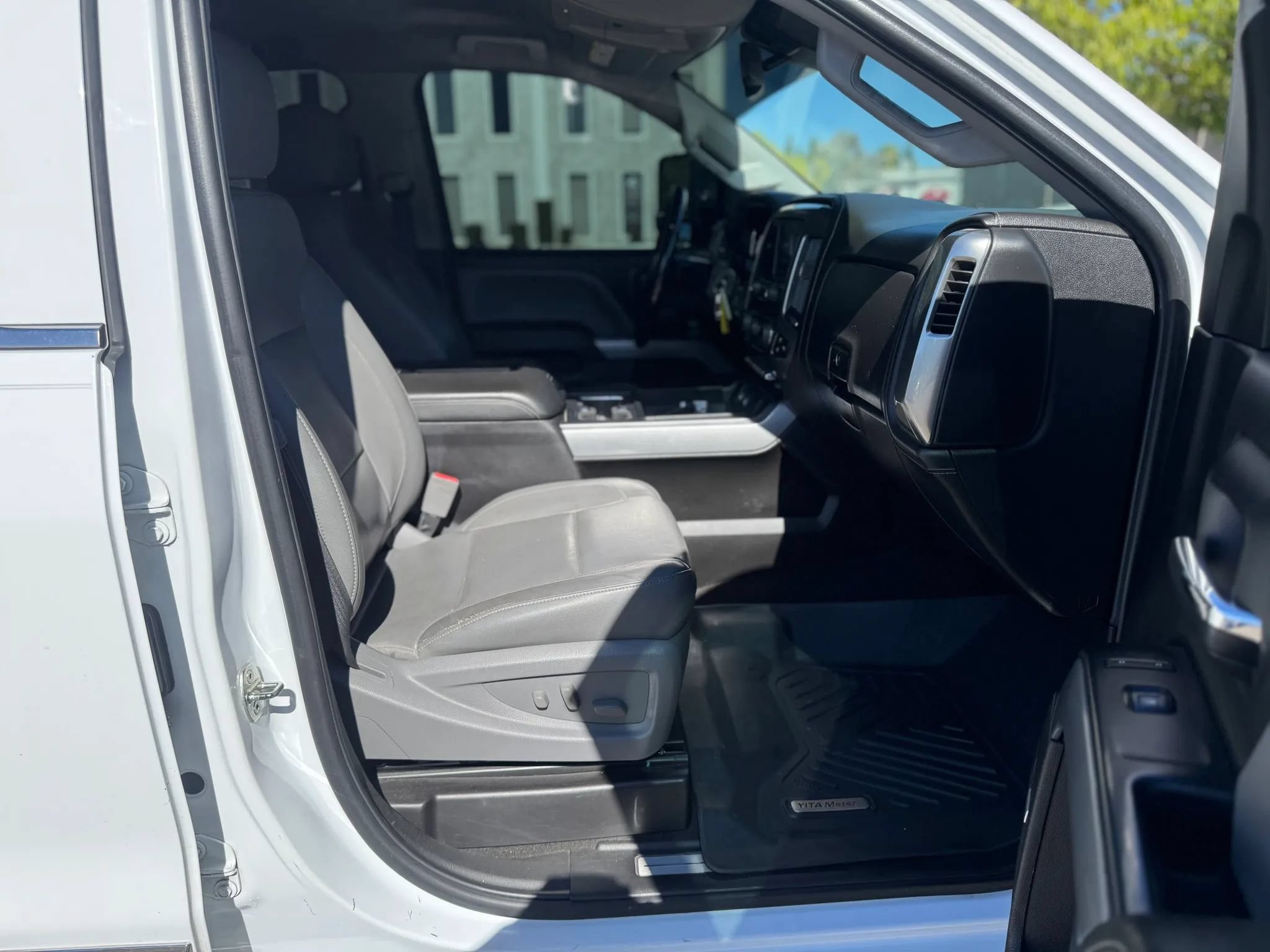 Used 2018 Chevrolet Silverado 2500 LTZ w/ Duramax Plus Package AWD/4WD image 36