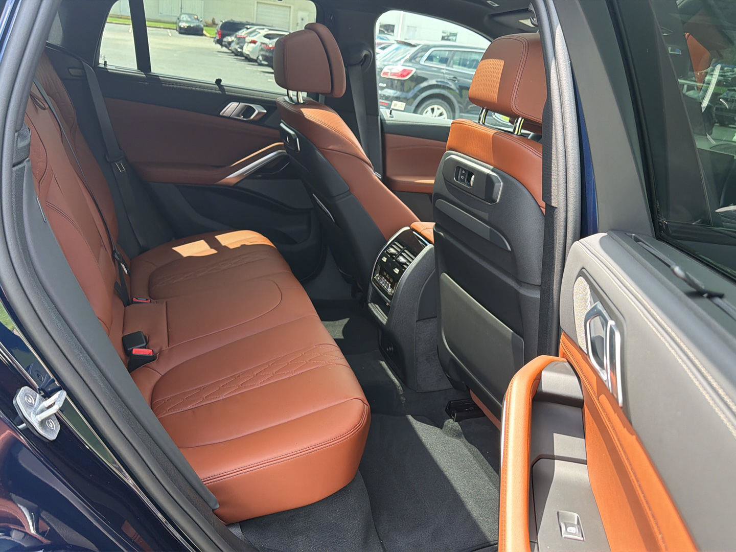 New 2027 BMW X6 xDrive40i w/ Executive Package AWD/4WD image 13