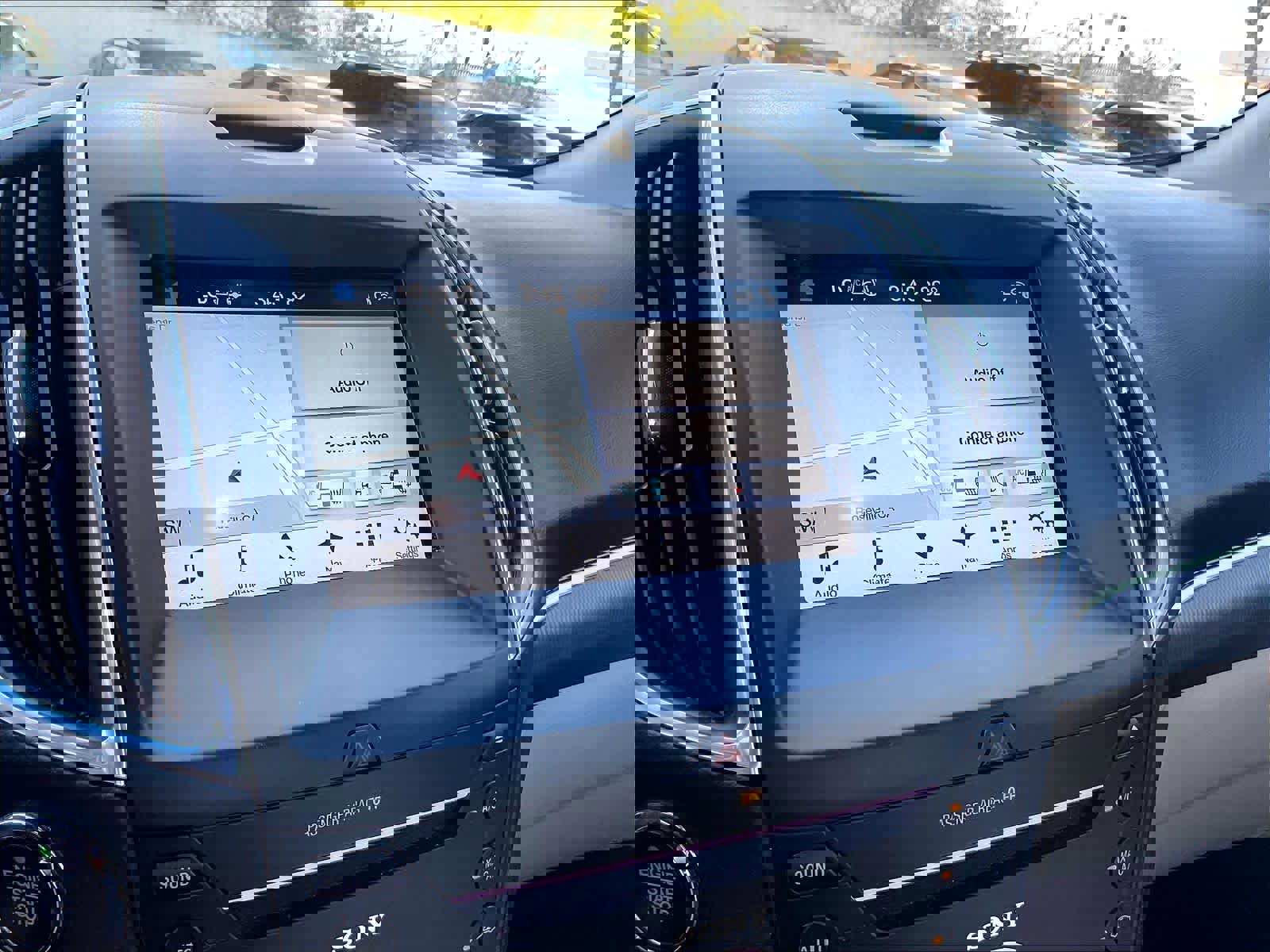 Used 2018 Ford Edge Titanium w/ Equipment Group 301A image 23