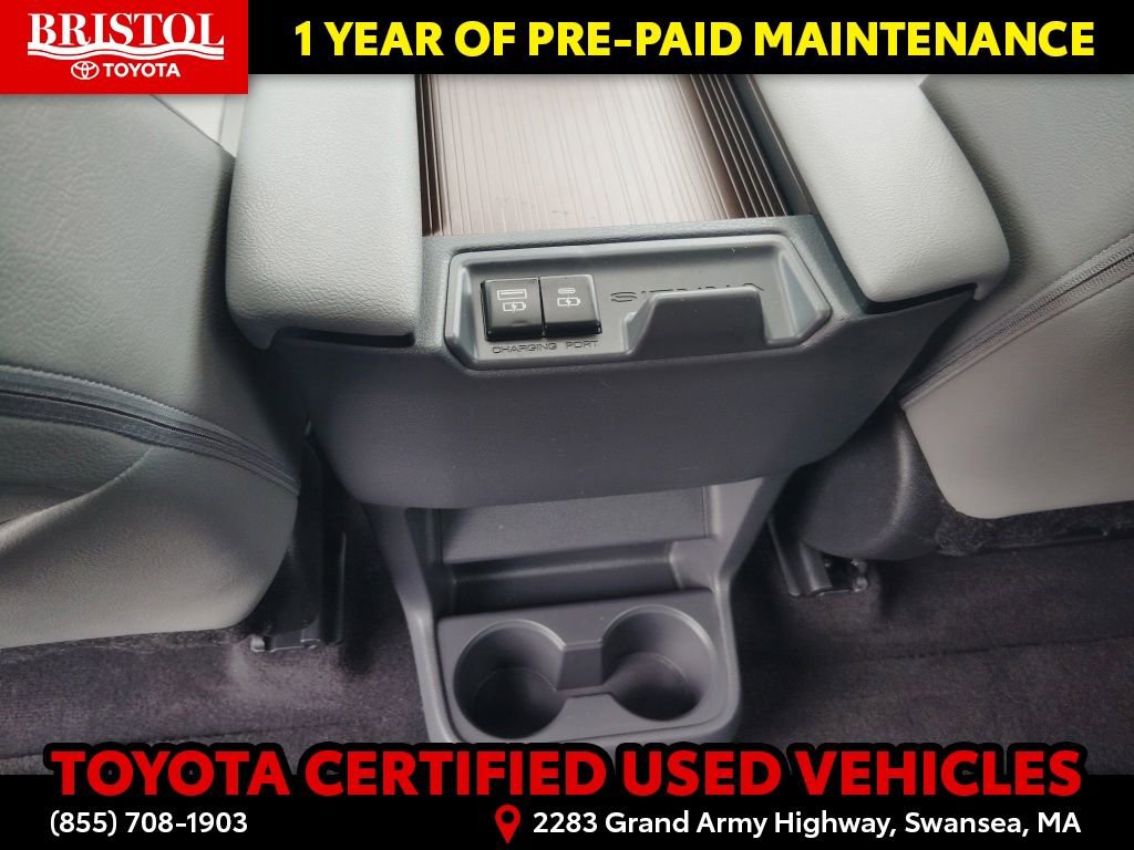 Used 2024 Toyota Sienna XLE FWD image 18