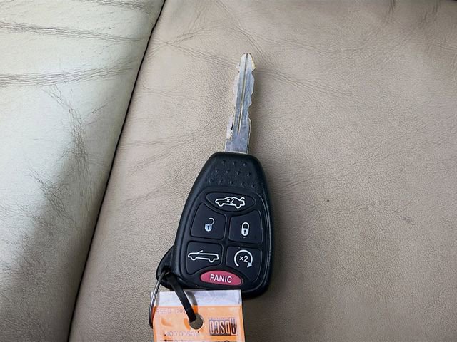 Used 2013 Chrysler 200 Limited image 27