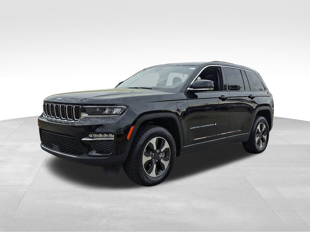 Used 2024 Jeep Grand Cherokee Limited 4xe image 3
