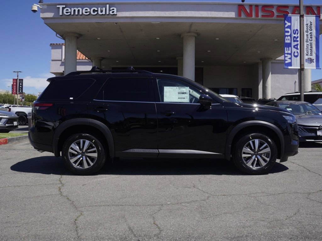 New 2026 Nissan Pathfinder SL FWD image 3