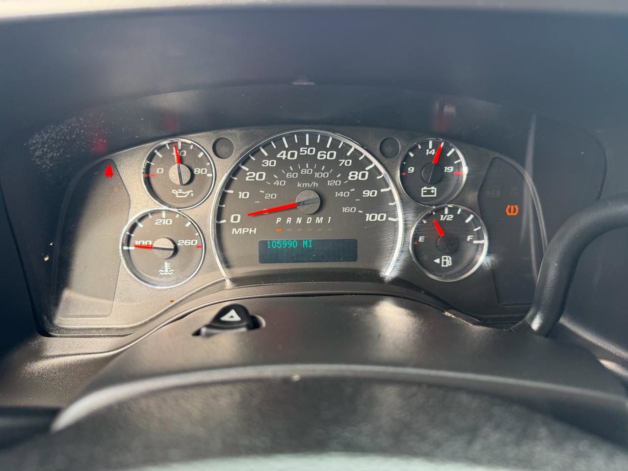 Used 2018 Chevrolet Express 2500 Extended w/ Driver Convenience Package image 17