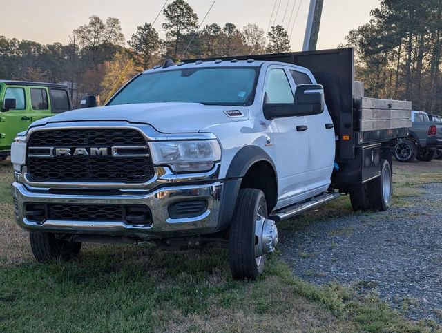 Used 2023 RAM 5500 Tradesman w/ Chrome Appearance Group AWD/4WD image 4