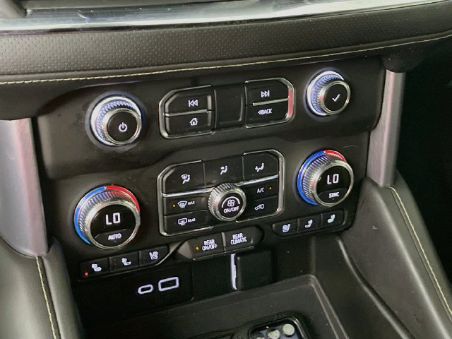 Used 2022 GMC Yukon SLT w/ SLT Premium Package AWD/4WD image 17