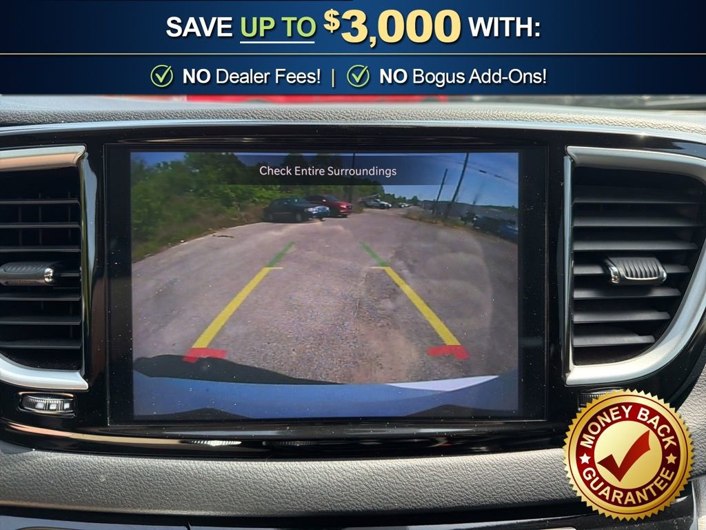 Used 2023 Chrysler Pacifica Touring-L image 28