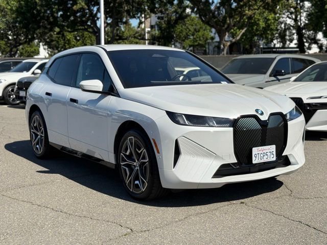 Used 2026 BMW iX xDrive45 w/ Climate Comfort Package image 6