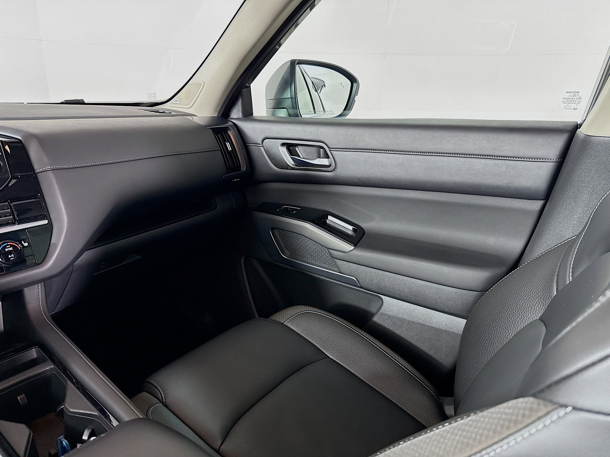 Used 2023 Nissan Pathfinder SL w/ SL Premium Package image 29