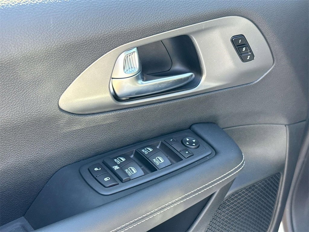 New 2026 Chrysler Pacifica Select image 21