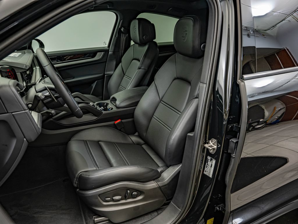 New 2026 Porsche Cayenne Coupe AWD/4WD image 37