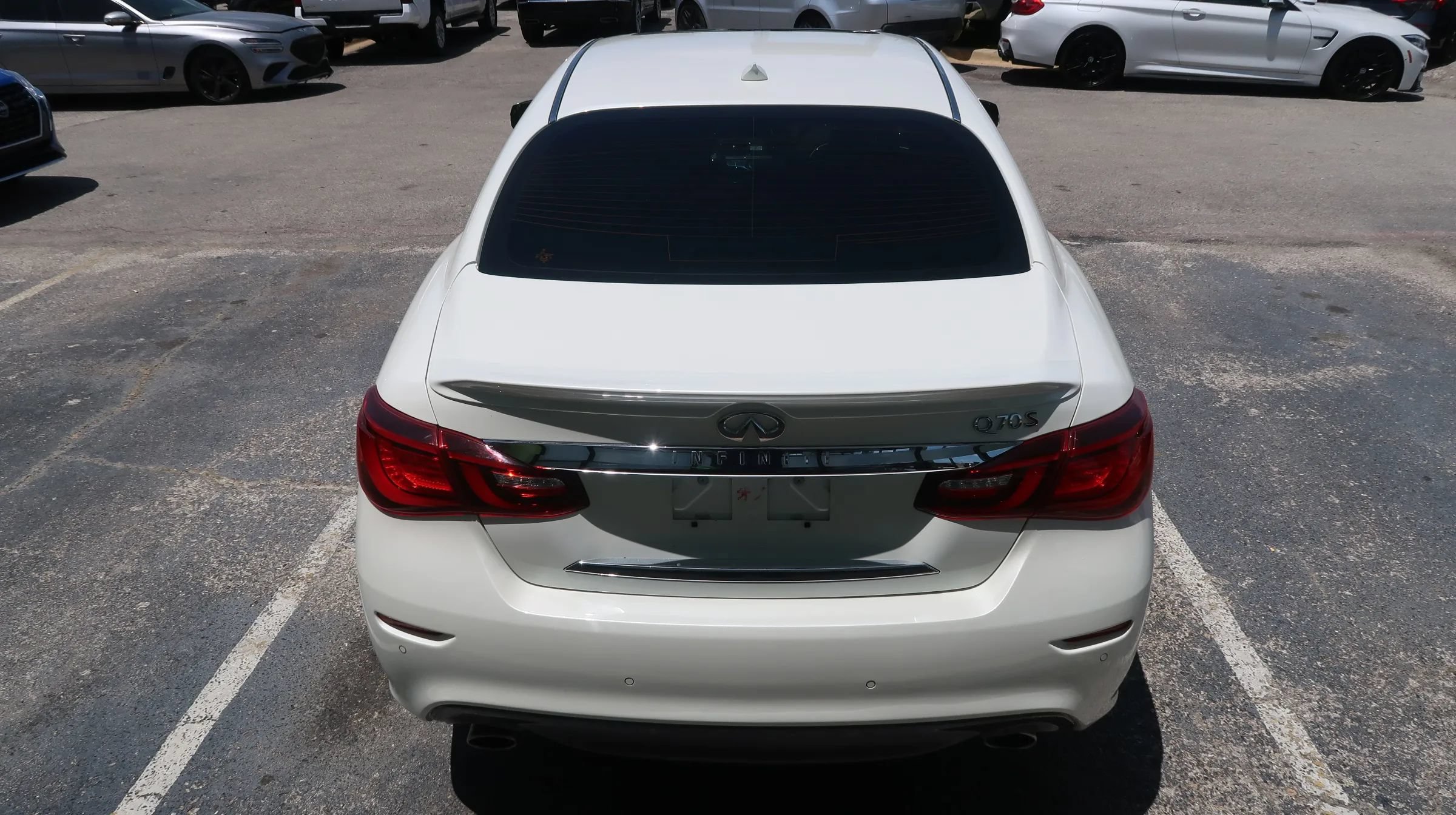 Used 2019 INFINITI Q70 Luxe w/ Sport Package RWD image 16