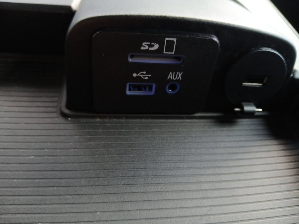 Used 2015 RAM 1500 Lone Star RWD image 6