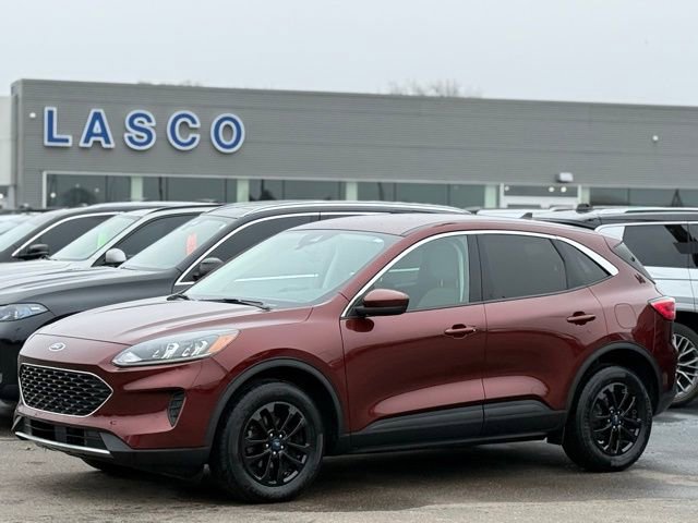 Used 2021 Ford Escape SE image 1