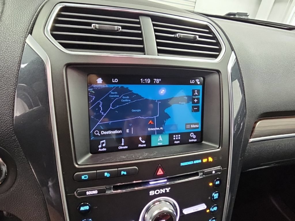 Used 2018 Ford Explorer Limited w/ Equipment Group 301A AWD/4WD image 16
