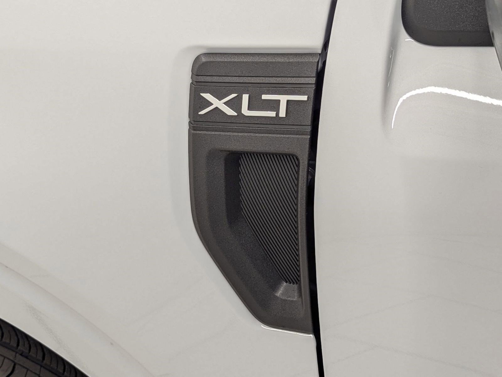 New 2025 Ford Maverick XLT w/ XLT Luxury Package image 37