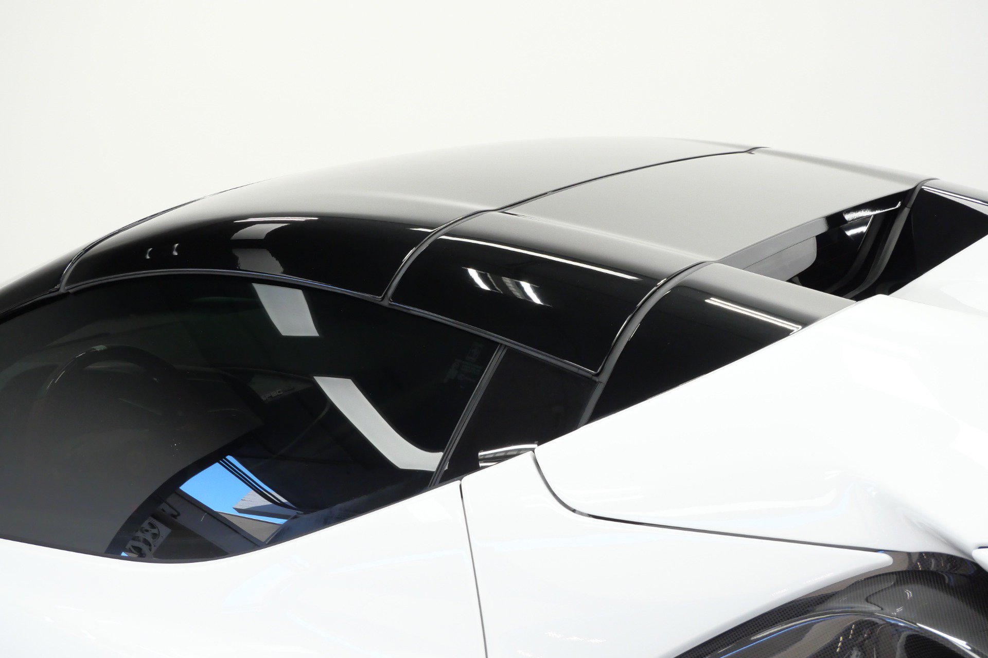 Used 2025 Ferrari SF90 Spider AWD/4WD image 59