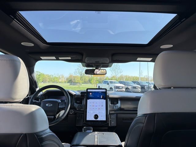 Used 2023 Ford F150 Lightning Platinum AWD/4WD image 25