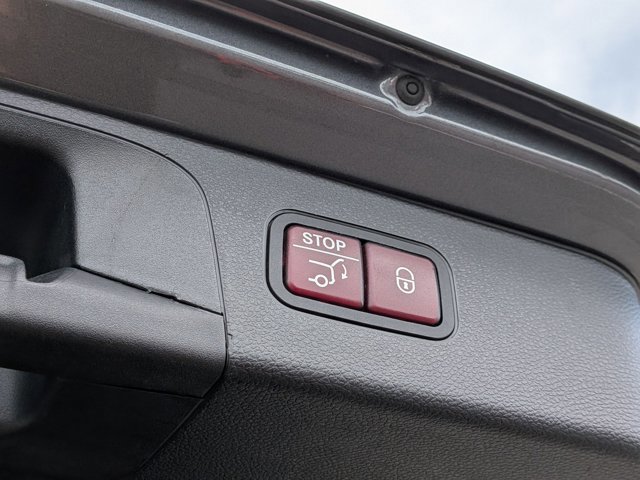 Used 2017 Mercedes-Benz GLC 300 image 7