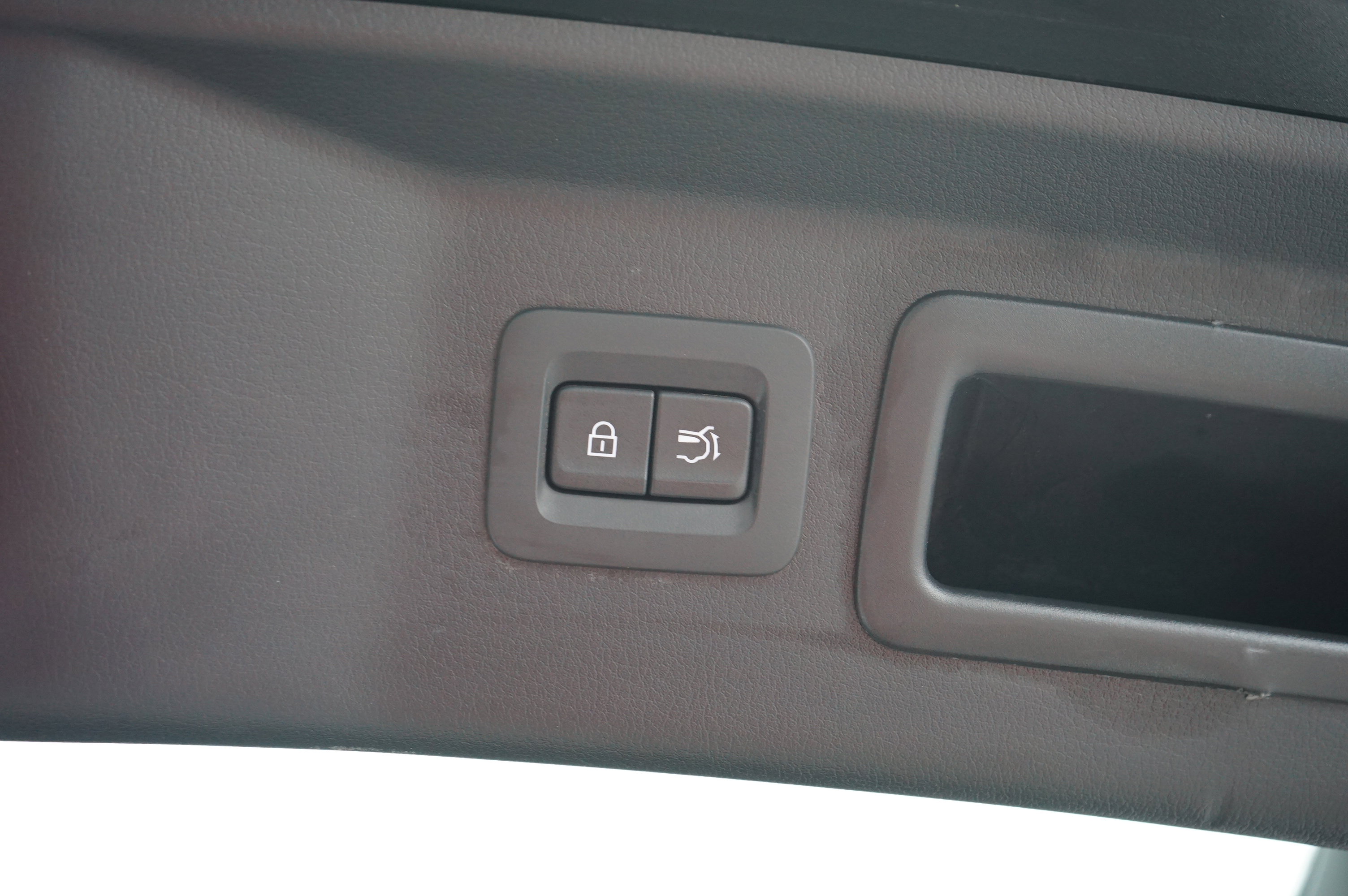 Certified 2025 MAZDA CX-70 3.3 Turbo w/ Preferred Package image 19