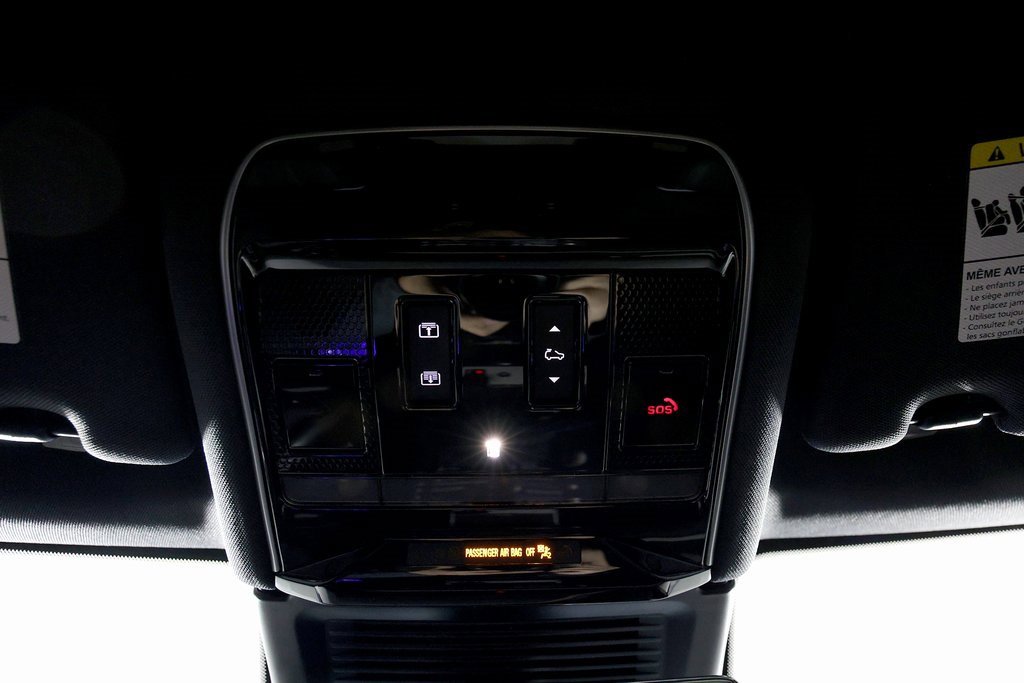 Used 2025 Land Rover Range Rover SE image 28