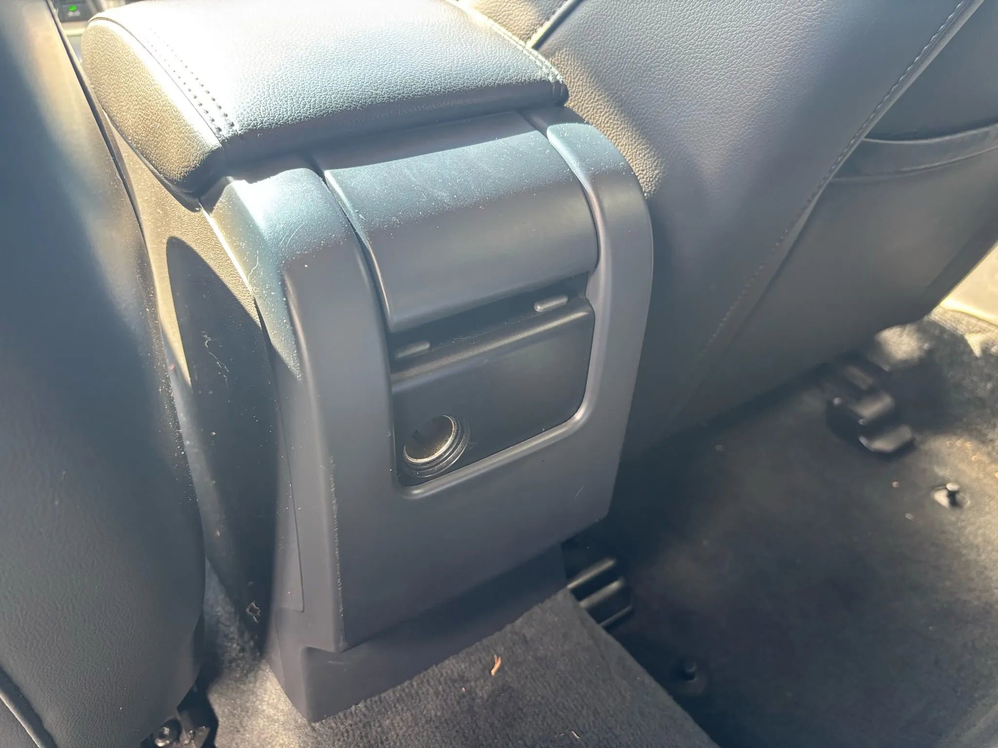 Used 2017 Volvo V60 T5 Premier w/ Convenience Package image 48