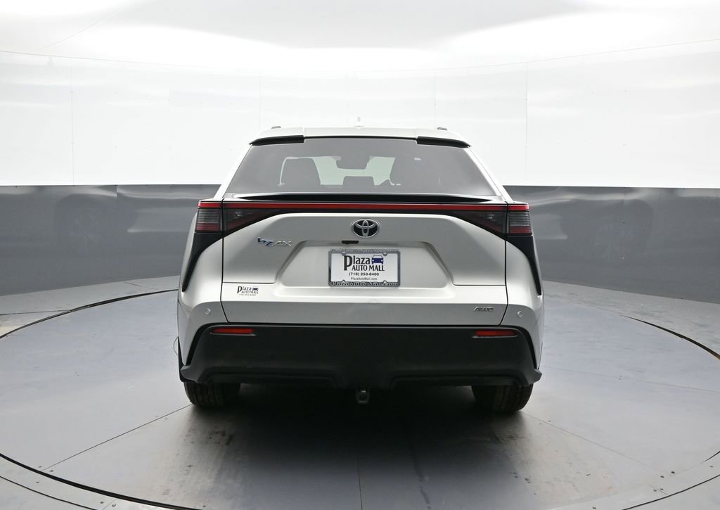 Used 2023 Toyota bZ4X XLE w/ Weather Package image 7