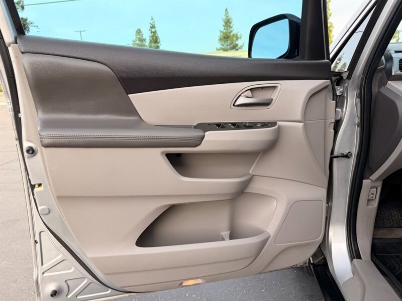 Used 2011 Honda Odyssey EX image 30