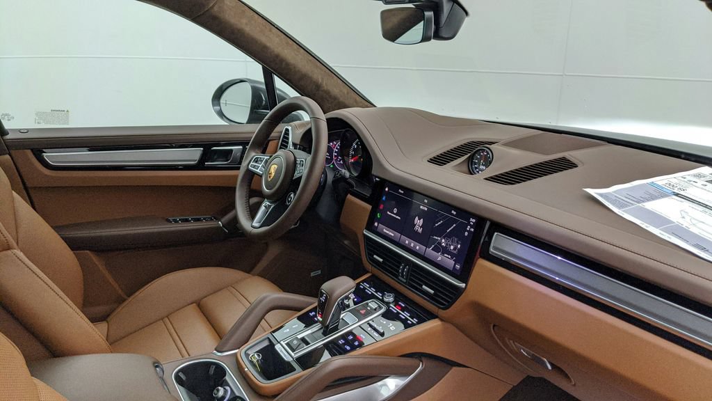 Certified 2023 Porsche Cayenne Turbo AWD/4WD image 43