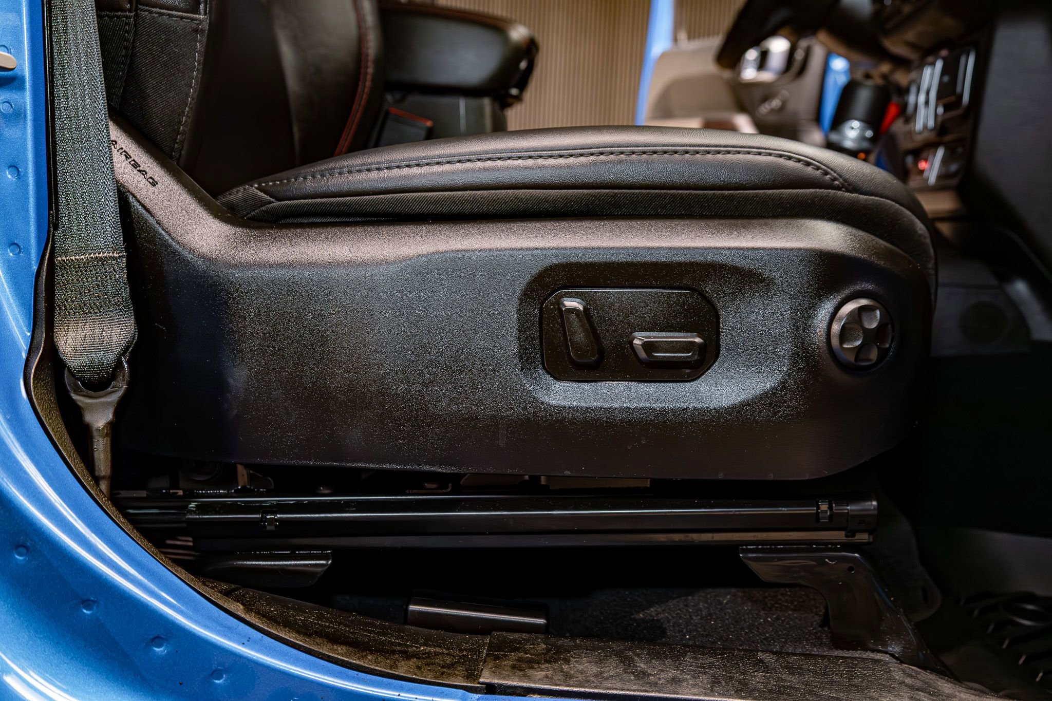 Used 2025 Jeep Wrangler Unlimited Rubicon w/ Convenience Group image 27