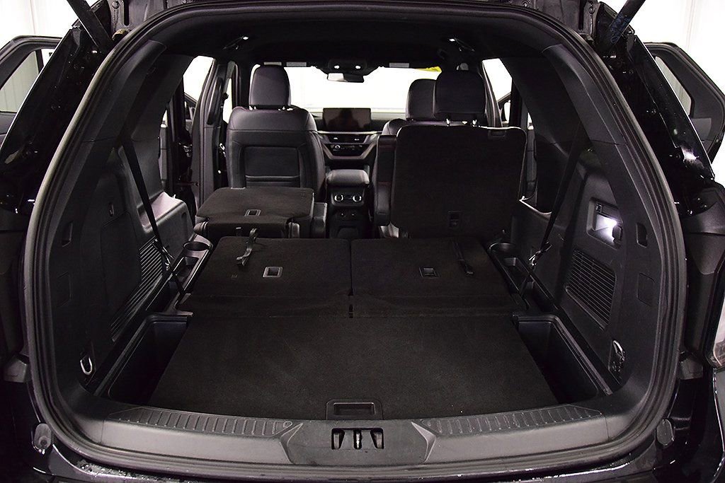 Used 2025 Ford Explorer ST-Line image 34