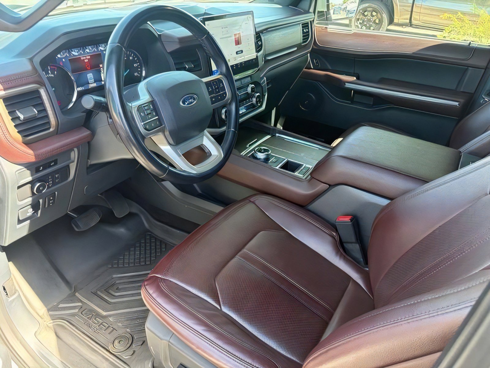 Used 2023 Ford Expedition Limited RWD image 11