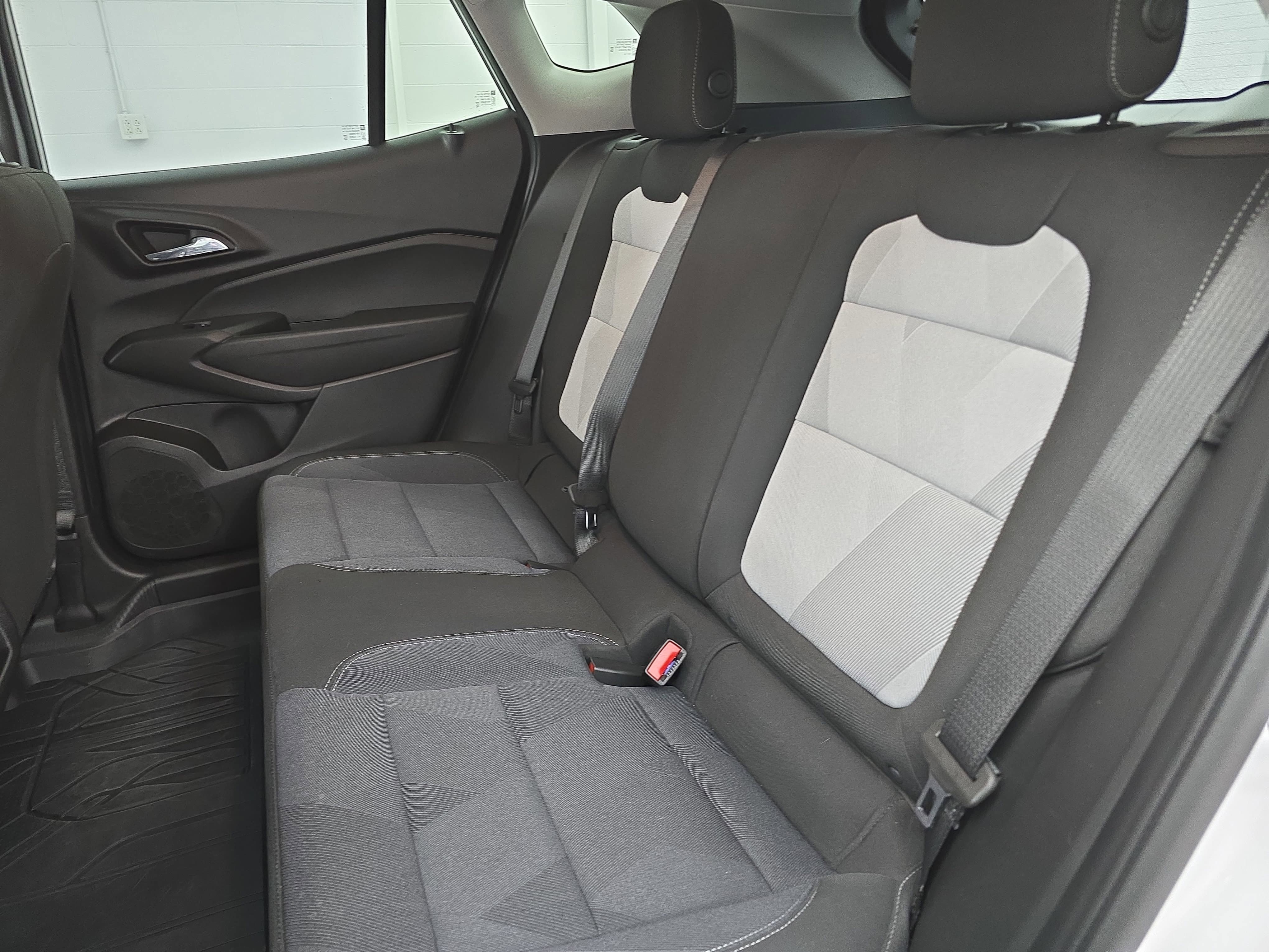 Used 2026 Chevrolet Trax LS w/ LS Convenience Package FWD image 13