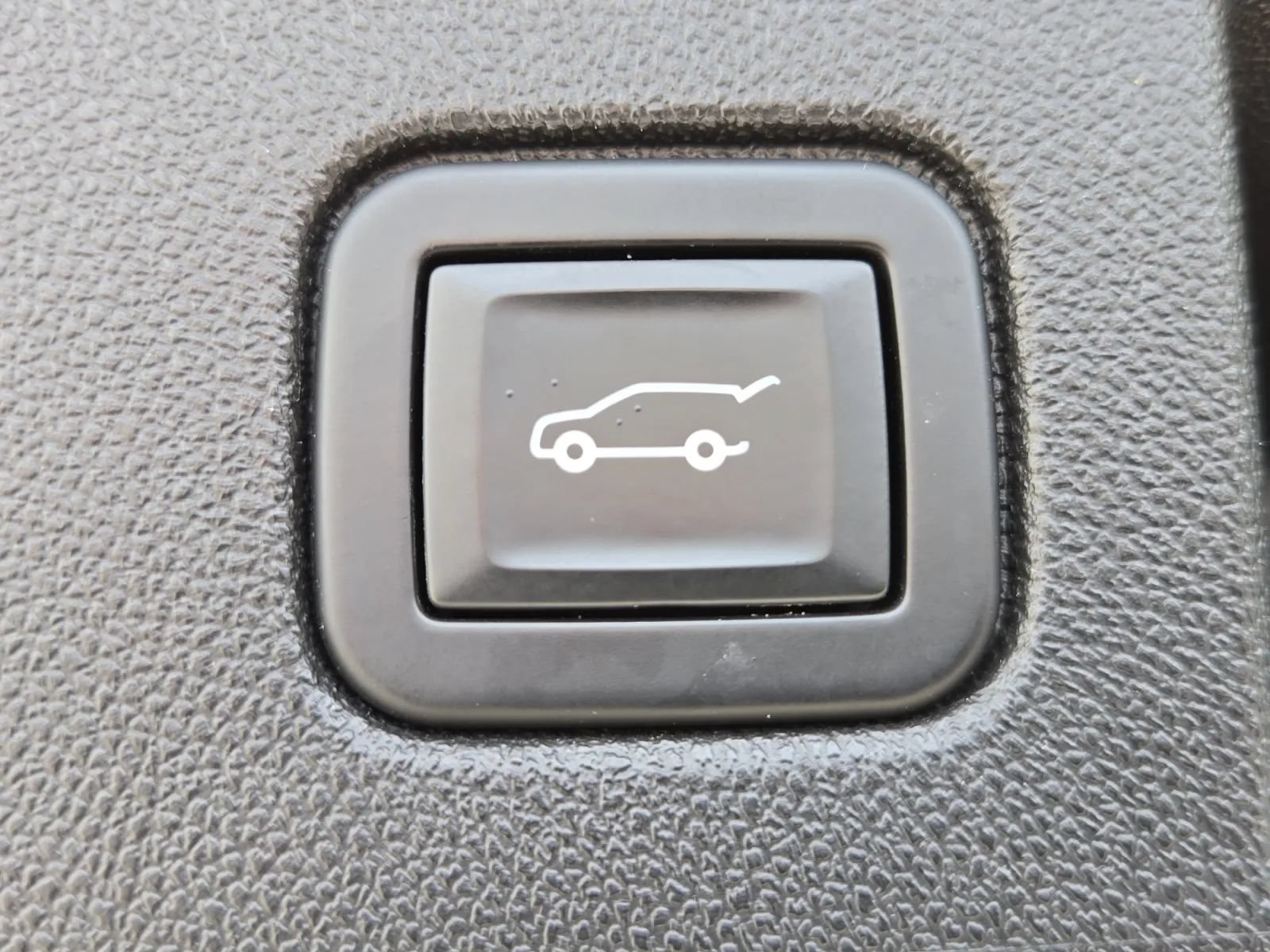 Used 2021 Chevrolet Equinox Premier w/ Redline Edition FWD image 28