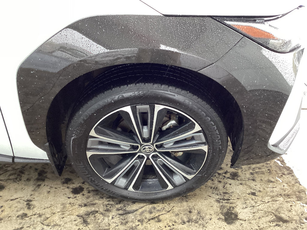 Used 2023 Toyota bZ4X Limited image 11