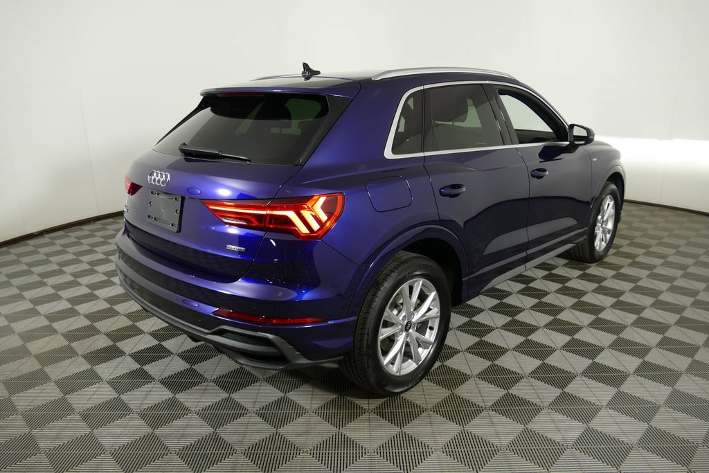 Used 2023 Audi Q3 2.0T Premium w/ Convenience Package AWD/4WD image 3