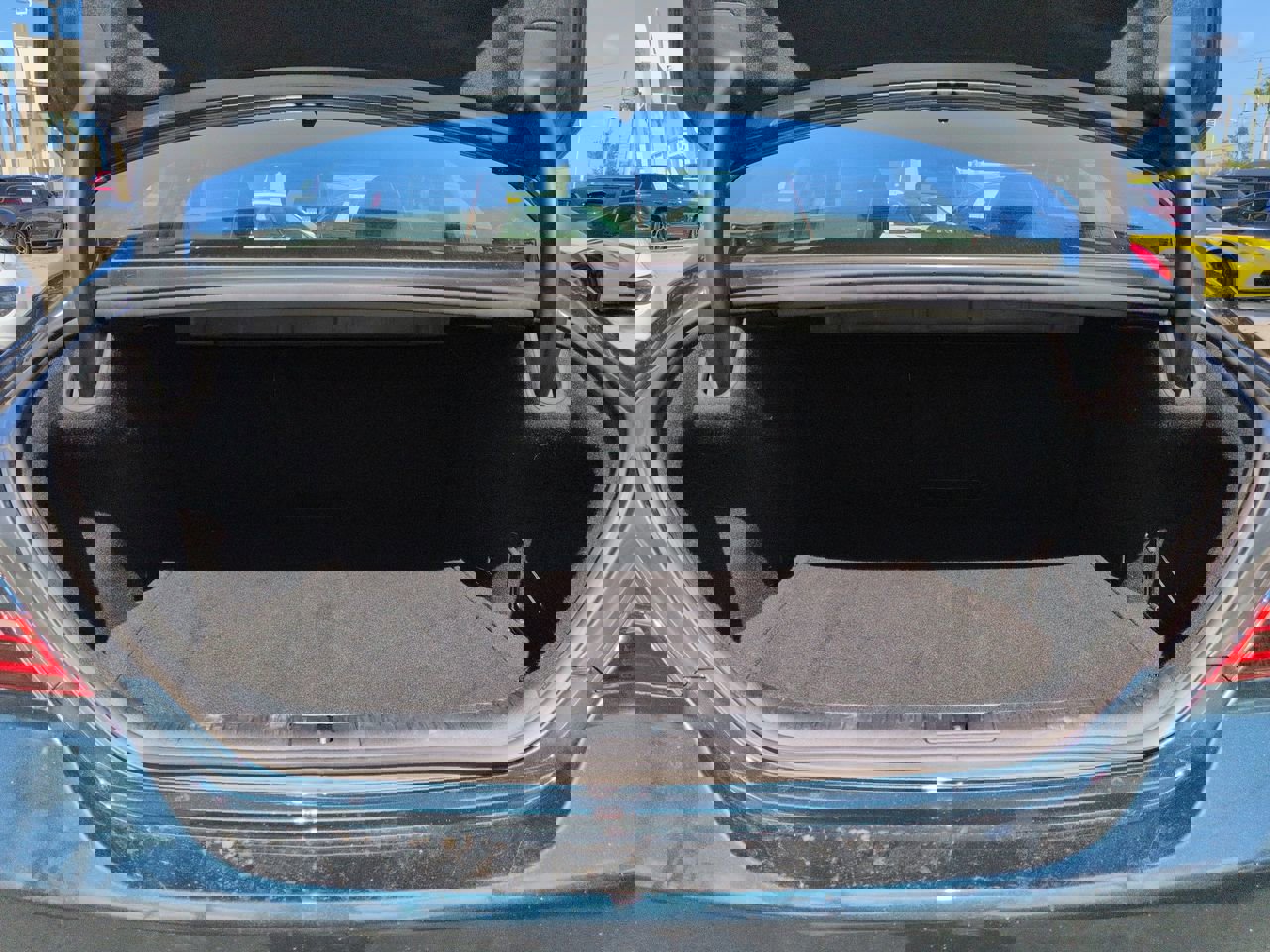 Used 2024 Genesis G70 2.5T image 13